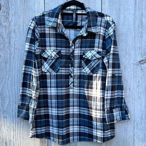 RNB blue gray classic plaid half button down pullover collared 3/4 sleeve top
